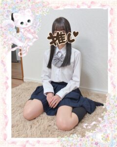 池袋 フェアリースター みもちゃん 制服コスプレ 女の子座り