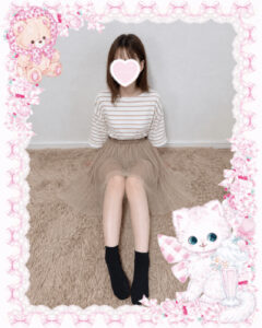 池袋リフレ・フェアリースターのゆえちゃんの写真【私服・体育座り】