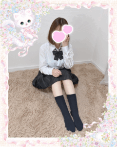 池袋 フェアリースター ゆえちゃん 制服コスプレ 体育座り