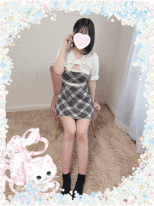 池袋 フェアリースター ひかりちゃん 私服 美脚 座りポーズ