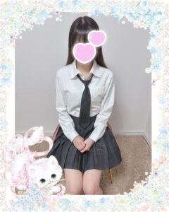 池袋 フェアリースター みおんちゃん 制服コスプレ 座りポーズ