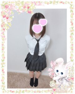 池袋 フェアリースター ゆいなちゃん 制服コスプレ 立ちポーズ