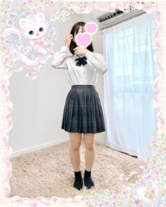 池袋リフレ・フェアリースターのさやかちゃんの写真【制服コスプレ・全身】