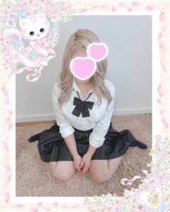 池袋 フェアリースター みかどちゃん 制服コスプレ 女の子座り