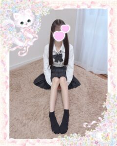 池袋リフレ フェアリースター もねちゃん 制服コスプレ 体育座り