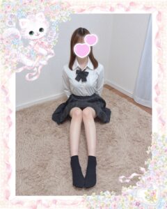 池袋リフレ フェアリースター らなちゃん 制服コスプレ 体育座り